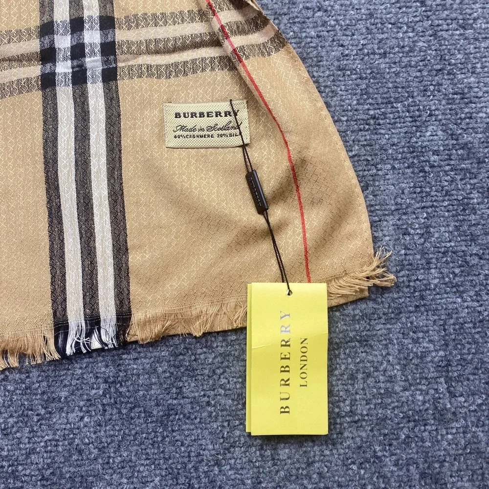 Burberry London Nova Check Scarf Cashmere Silk Blend Beige Made in Scotland NWT